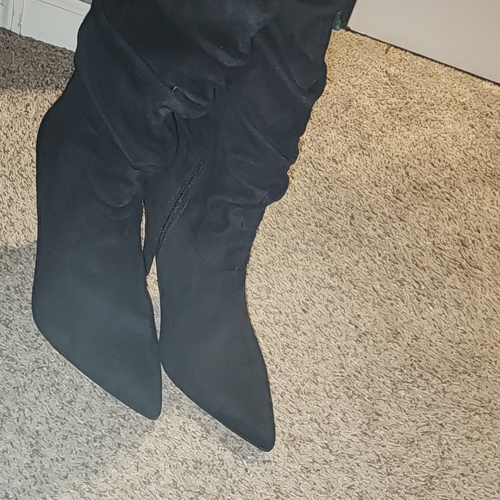 Knee high suede boots - Picture 9 of 9